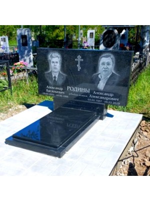 Памятник из гранита "Прямоугольный стандарт горизонтальный - два портрета" — ritualum.ru