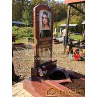 Памятник для молодой девушки в Геленджике